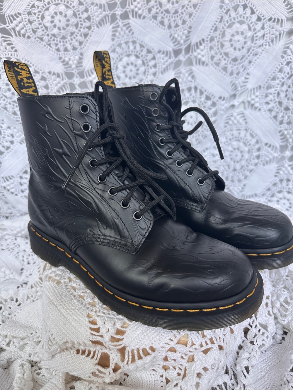 Rare Dr. Martens 1460 Black Embossed Flame Boots Vintage Vibe 🖤 Size 9